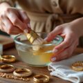 découvrez les secrets de grand-mère pour redonner éclat et brillance à vos bijoux en or facilement et naturellement. astuces simples et efficaces pour sublimer vos trésors.