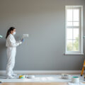 découvrez la séquence idéale pour peindre vos murs efficacement, étape par étape, afin d'obtenir un résultat professionnel et durable.